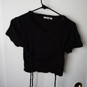 🌸 Better Be Black crop top